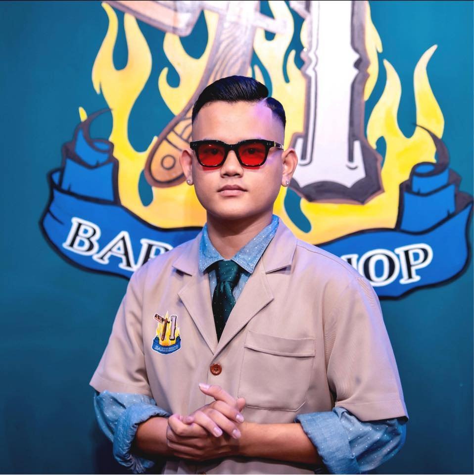 Xem Xét Phong Cách và Kiểu Dáng